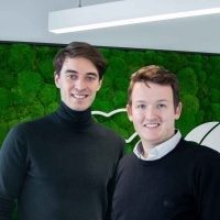 Juri Galkin a Lorenzo Wienecke radia mladým, ako sa naučiť pracovať s peniazmi.