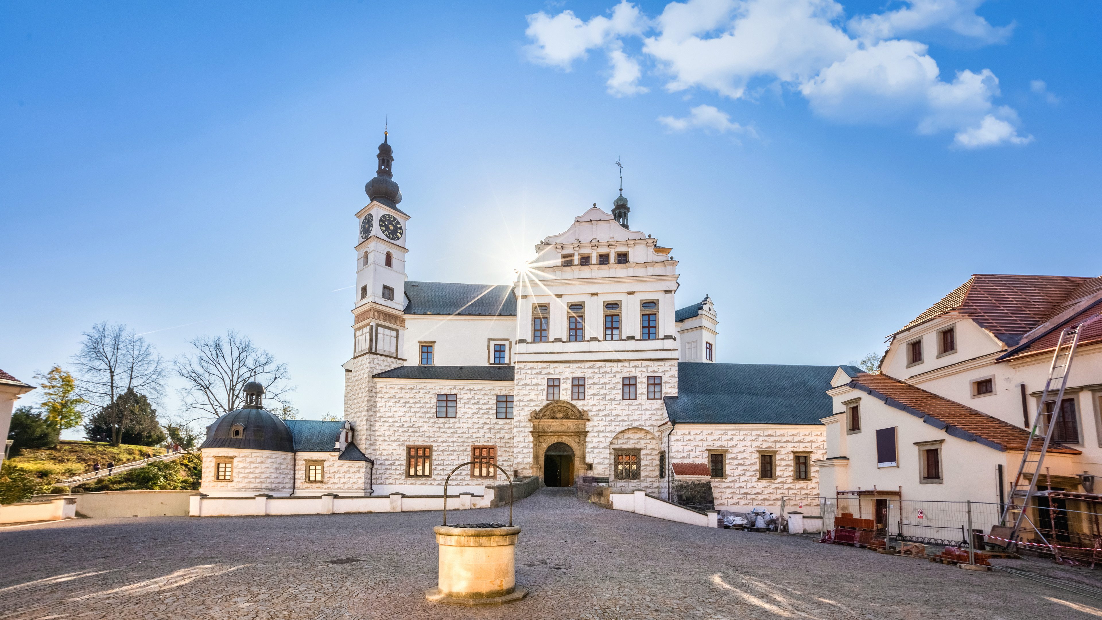 Masarykovo nám. 1544, 530 02 Pardubice I