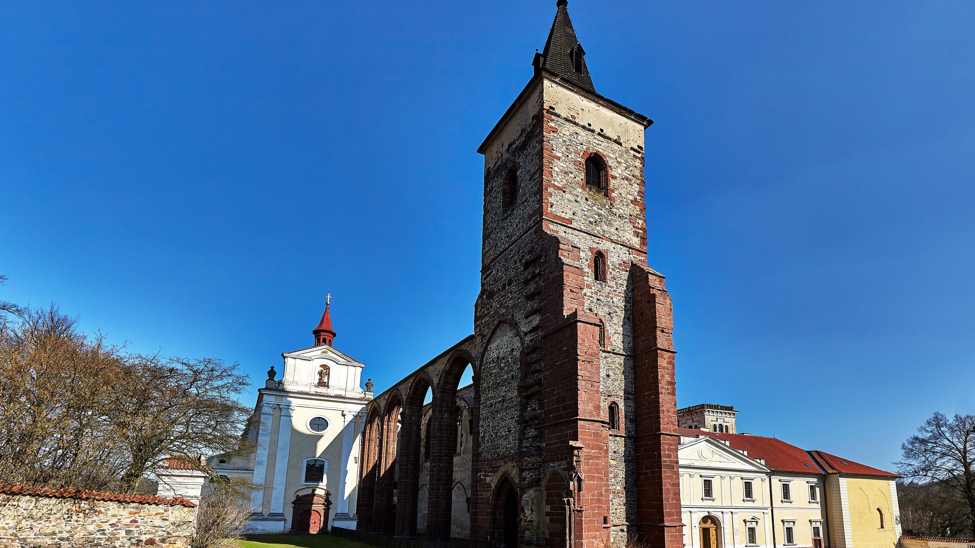Sázava, Školská 308